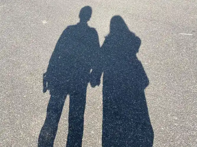 求情侣影子照片真实点