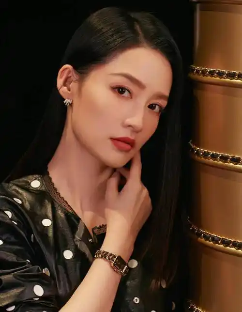 女明星李沁写真集:天生丽质,闭月羞花