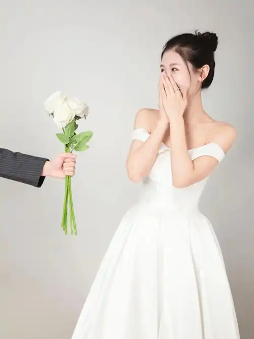 一个人的婚纱照