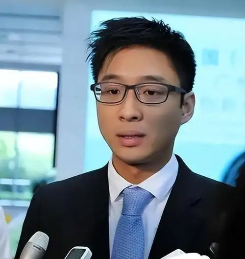 大嫂郭晶晶就是他的心中理想型作为小叔子的霍启山曾直言婚前婚后一如