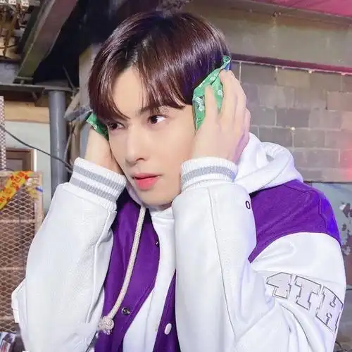 微信头像车银优