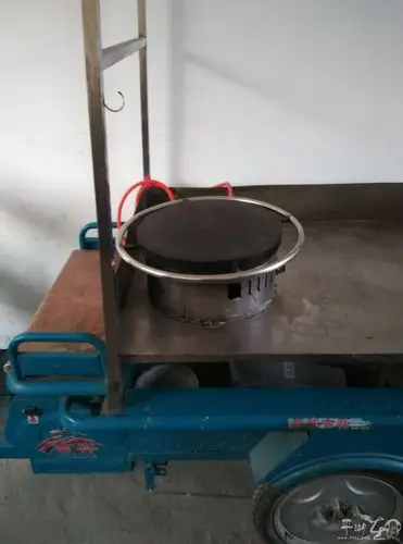 早餐车转让(电动三轮车加煎饼果子炉子)