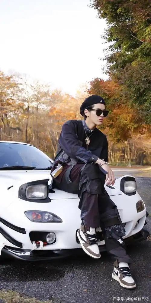 吴亦凡上脚aj1倒钩