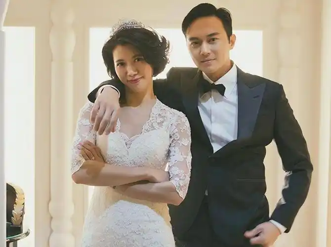 21年后再看张智霖才发现他能娶到袁咏仪做老婆到底多幸运