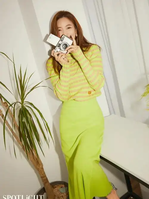 luna朴善怜中国纸刊首封