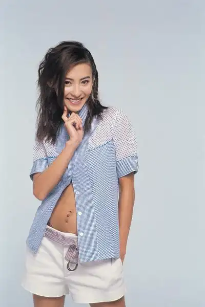 p>张柏芝,1980年5月24日出生于中国香港,中国香港影视女演员,歌手.