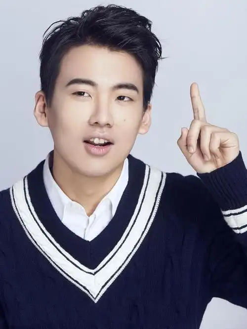 德云社郭麒麟最新照片曝光引发争议身材胖到网友都说认不出来了