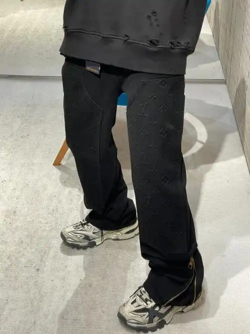 lv新款monogram黑色工装牛仔裤