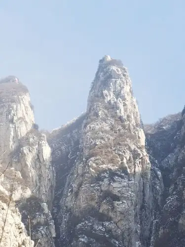 海拔1495米的卓剑峰,嵩山最高峰为1500多米.