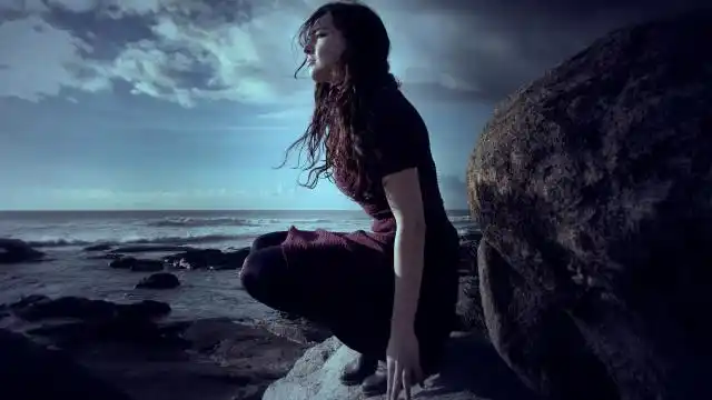 一个人心情不好难受想哭的图片