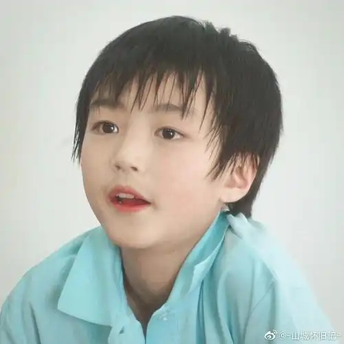 王俊凯小时候也是奶奶的哇好可爱