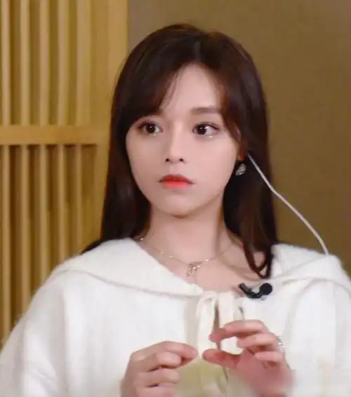 黄霄云被《歌手》淘汰出局,网传整容脸是真实的吗?