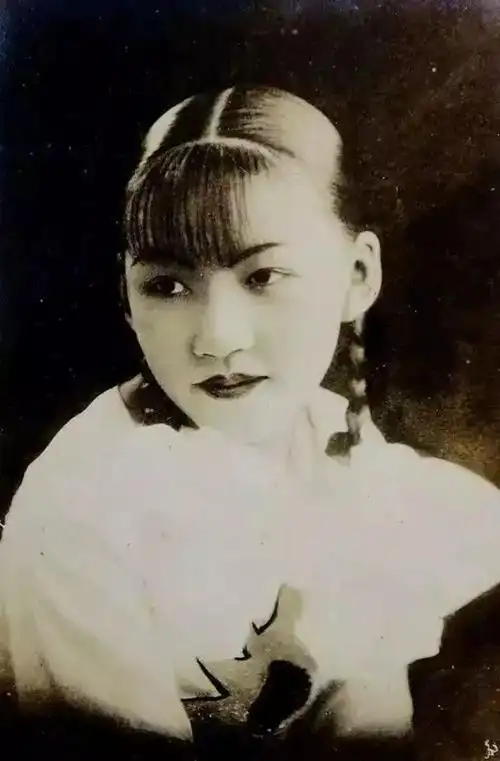 民国老照片:图2黄金剩女吕碧城,图3中国第一女飞行员李霞卿_袁世凯