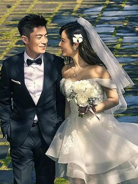 老干部霍建华和林心如婚纱照,终于等到你!十年好友变夫妻!
