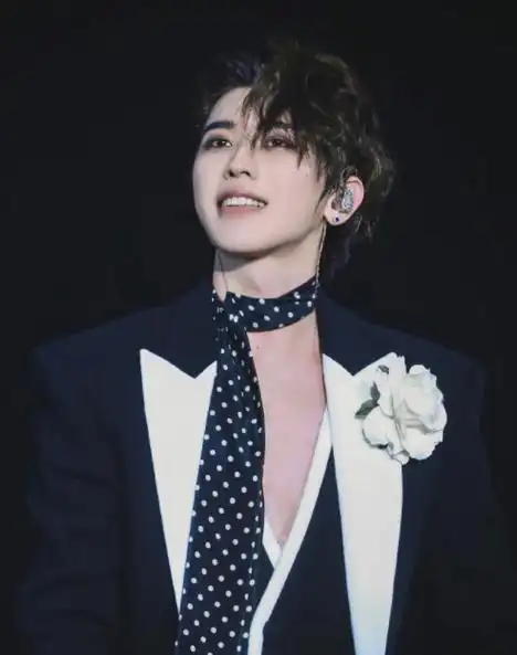 蔡徐坤染上性病了?其病情照片曝光,简直是不堪入目.