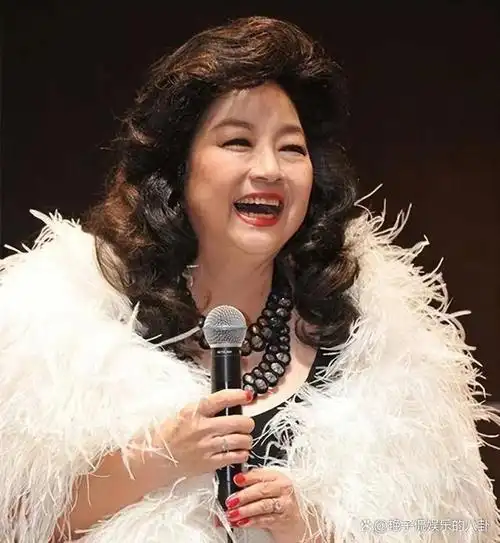 为保留国籍与丈夫离婚春晚为她破例如今71岁却无儿无女