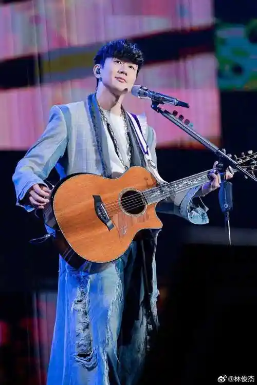时隔五年 林俊杰携改版"jj20"巡演再度唱响杭州