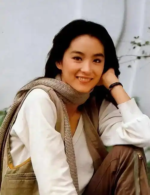 她不只美,还有11亿的豪宅及才华_林青霞_琼瑶_经典