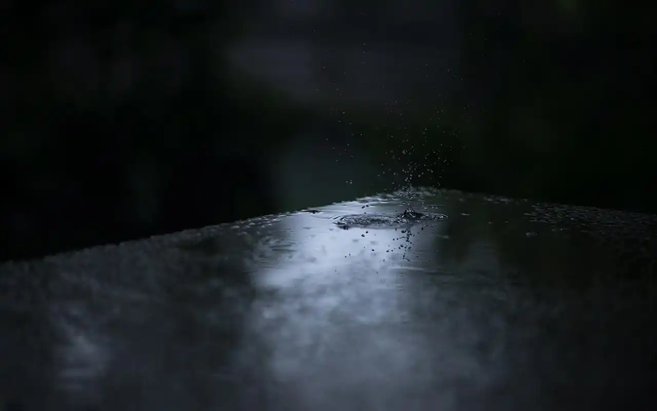 夏日清凉雨景高清桌面壁纸