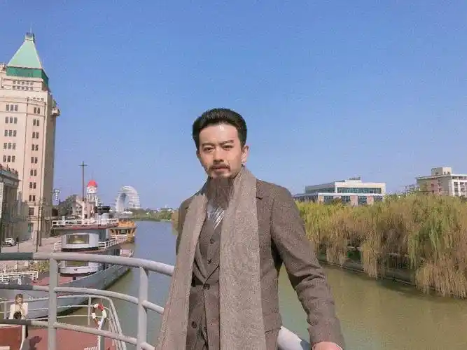 《绝密使命》中,我党要员李汉农身陷险境,扣人心弦_爷叔