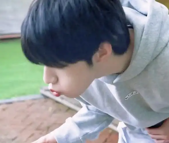 男孩子嘟嘴就是要    #新生代演员刘耀文#  @时代少年团-刘耀文