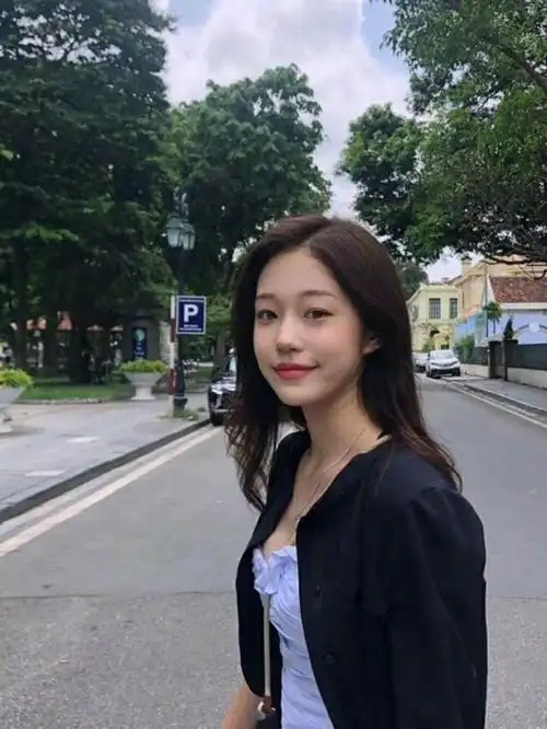 韩国网红脸和中国网红脸的区别(下)97在韩国,秀气的_圈子-新氧美容