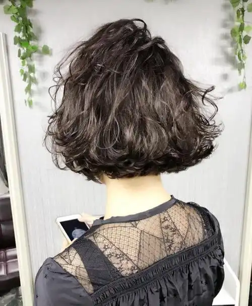 女短发可以烫什么发型