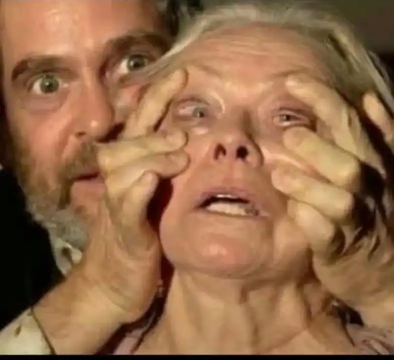 睁开你的双眼看看,青春还在,感觉自己还挺有活力的.谢谢 哈哈