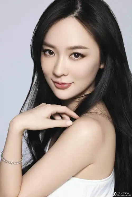 霍思燕风情迷人.