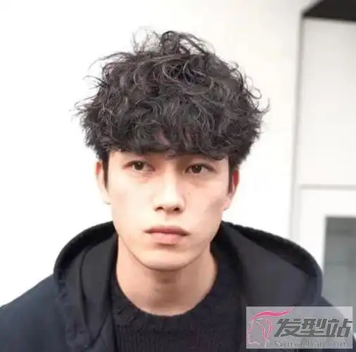 2021潮男必备烫发推荐这么烫发尽显型男魅力