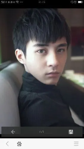 鹅蛋脸的男生适合什么发型?