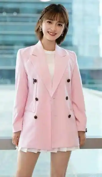 原创沈月出道成名谜团重重演技一般还能上舞台身高更是未解之谜