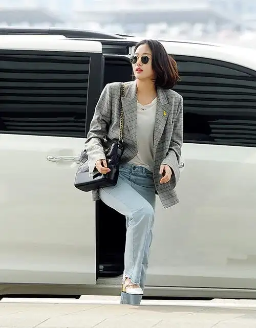 搭配史上最帅小香链条包(chane gabrielle系列)韩明星金高银街拍 穿