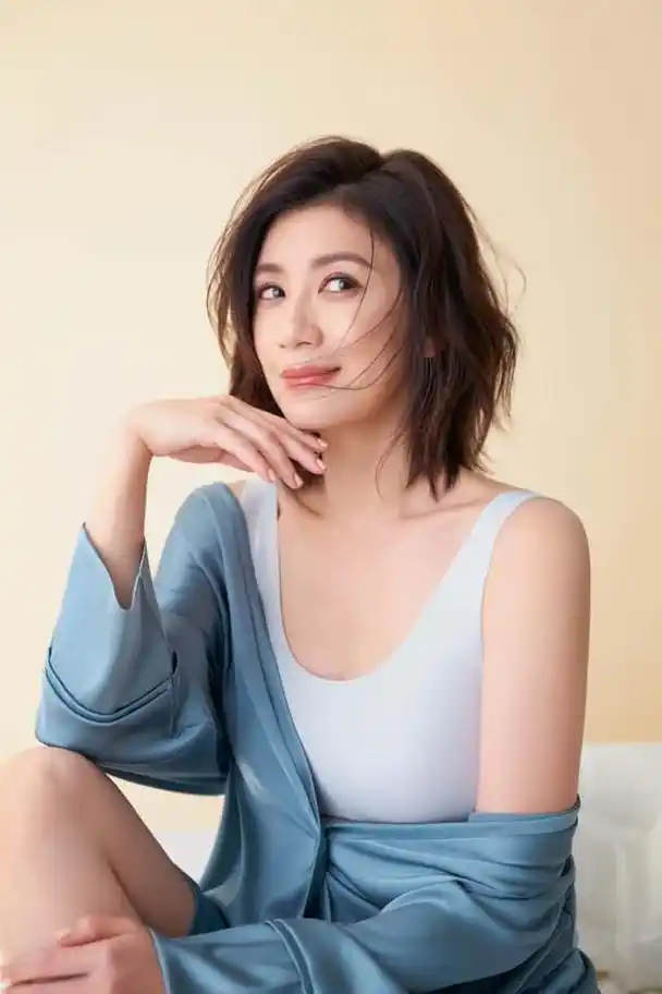 金马影后,金钟视后贾静雯3月底参加中国明星选秀节目《乘风破浪的姐姐