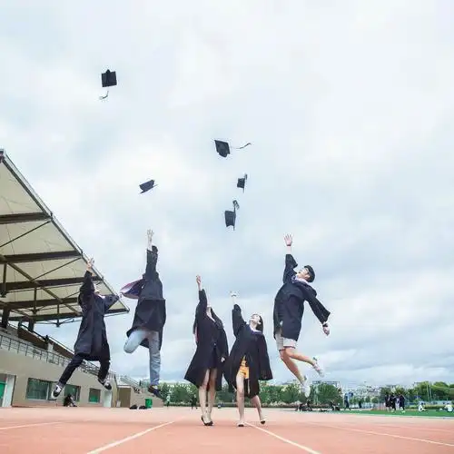记录青春 大学生拍创意毕业照