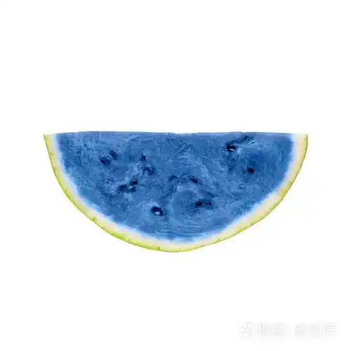 在白色背景上隔离的蓝色调的西瓜片.照片-正版商用图片26t5hx-摄图新