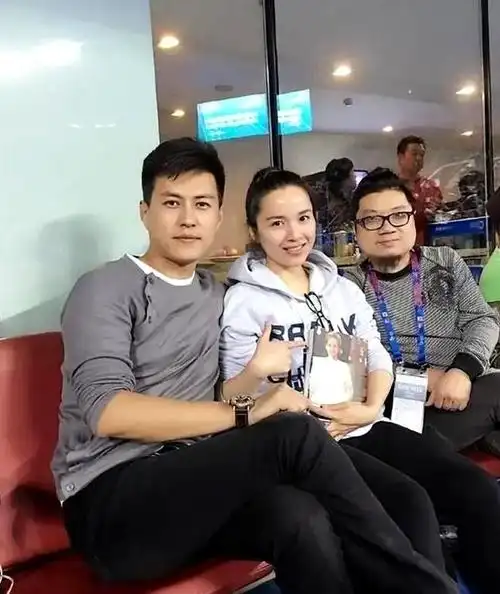 靳东居然娶了二婚老婆,而且还是我们熟悉的李佳?简直让人捉摸不透.