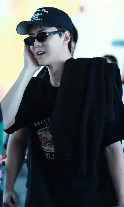 吴世勋新剧我们曾经爱过的一切#@wu世勋-exo230814 仁川机场出发