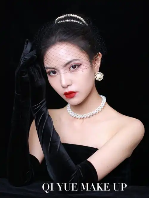 西安高级化妆师为爱美的女生打造精致妆容