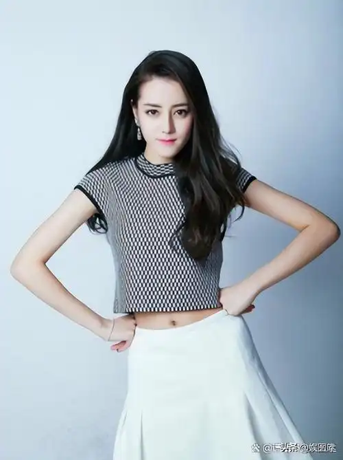 迪丽热巴"走哪捂哪"是装高冷吗?看到日常生活,大家就理解了