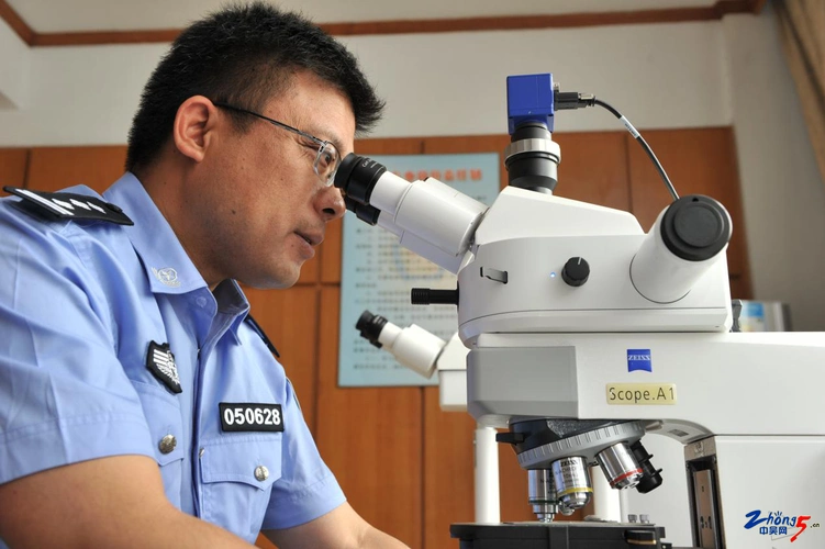 罗斌:让逝者开口"说话"的"双心法医"__凤凰网