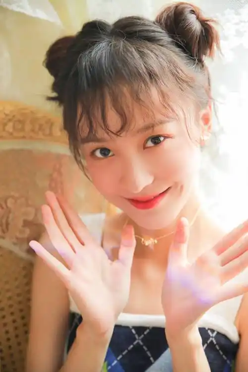 夏冰冰双丸子写真发布 鬼马系少女甜度超标_电视剧_古子成_蔡文绮