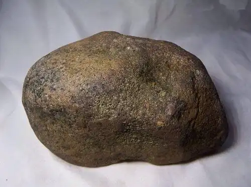 珠宝检测中心 陨石随形摆件高价快速交易 快速成交