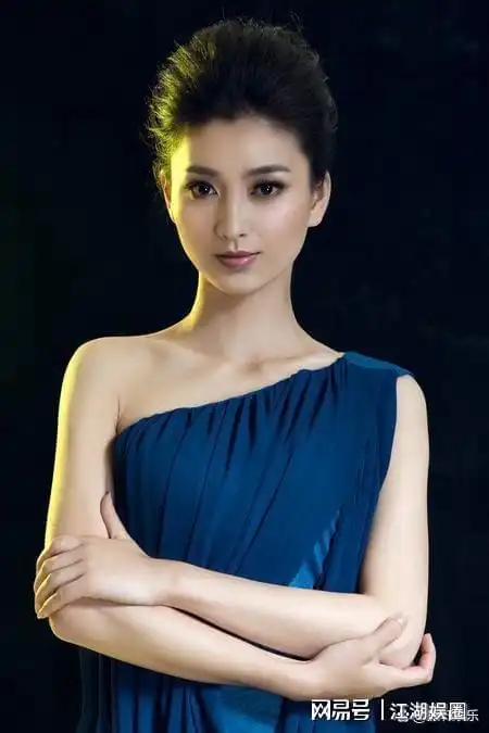 斓曦:凭借沈眉庄一角事业成巅峰,婚后生子后,拍戏兼开直播