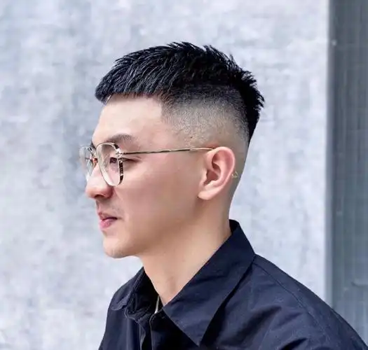 最帅气男士发型15款,精神还有型,赶快收藏吧(男士精神短发寸头发型)