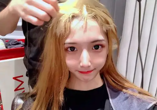 国服扳手丨14岁留长发穿女装美过所有女同学第一批00后已经伪娘了