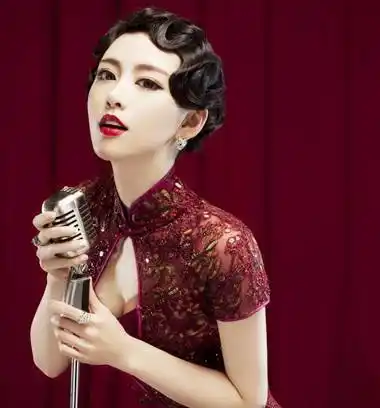 穿旗袍配什么发型,呈现出清纯妩媚优雅的气质,让你美过整个夏天