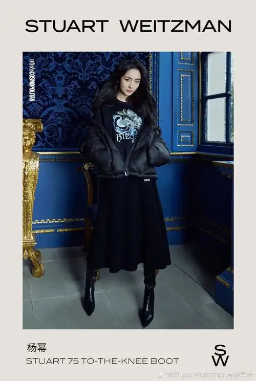 高级随性叙写优雅新姿,@杨幂演绎sw黑色长靴,弹力靴筒勾勒灵动双腿