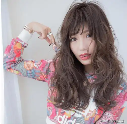 适合长脸女士的10款发型,时尚减龄又显气质,衬托脸型又有高级感_刘海