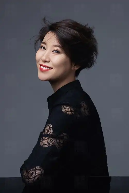 职场女神肖像照展开潍坊肖像照潍坊形象照沐天计艺术空间推荐打开新页